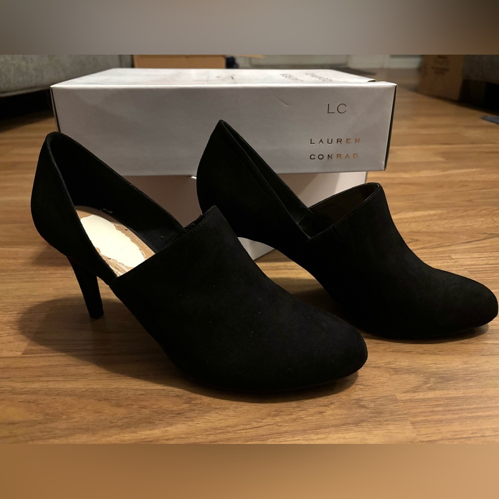 LC Lauren Conrad Black Heels